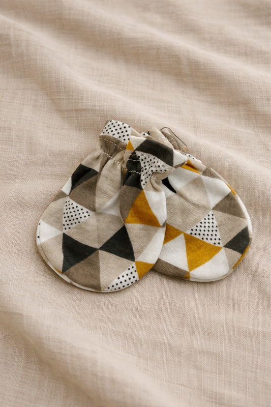 Geo Mustard Mittens